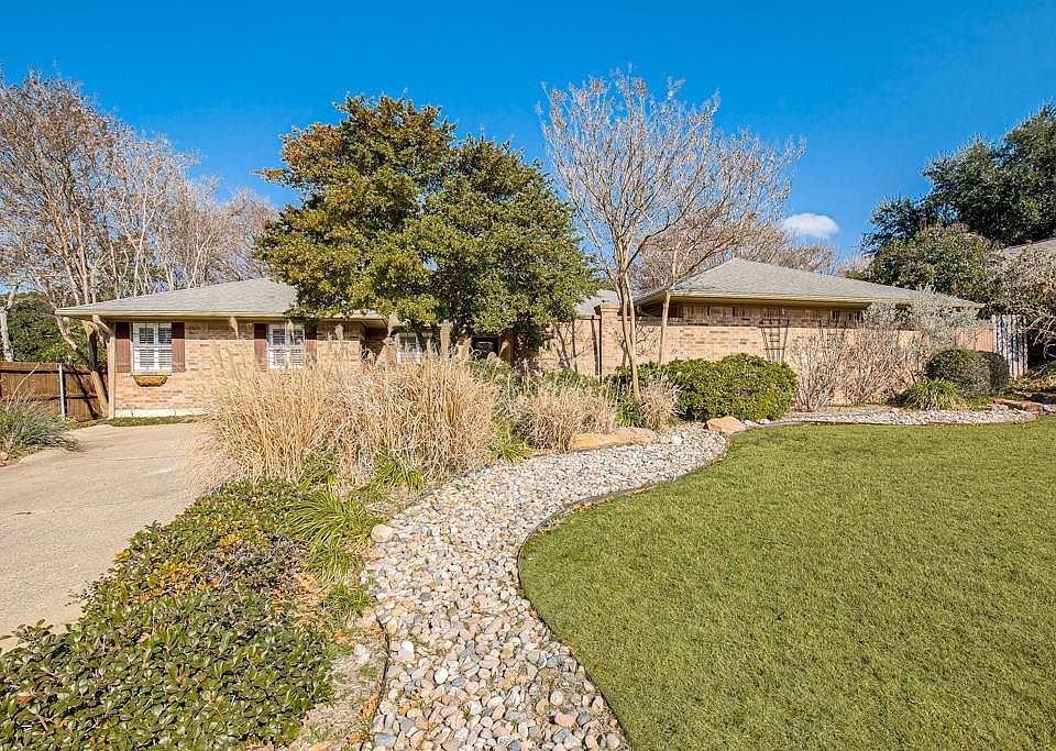 1st image of 106 Lakedale Dr