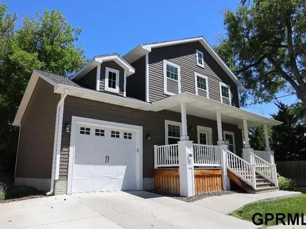 3268 Randolph St, Lincoln, NE 68510