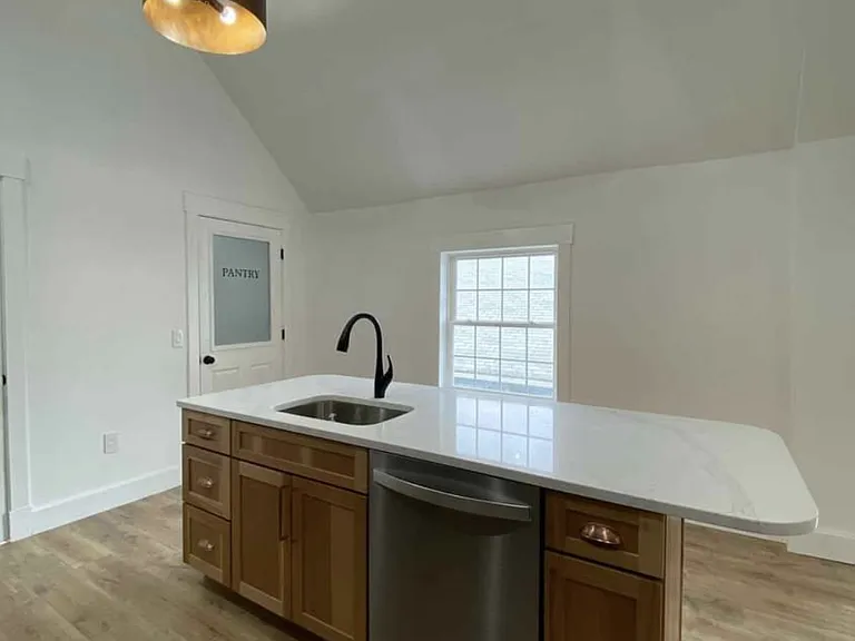 109 Main St #B — Photo 3