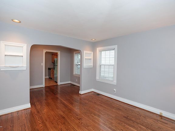 3rd image of 1025 English Ave