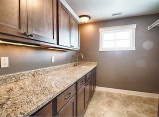 17234 Berkshire Pkwy, Clive, IA 50325