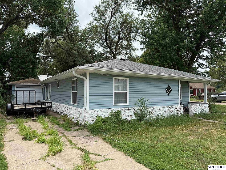 1st image of 939 W Linden Ave