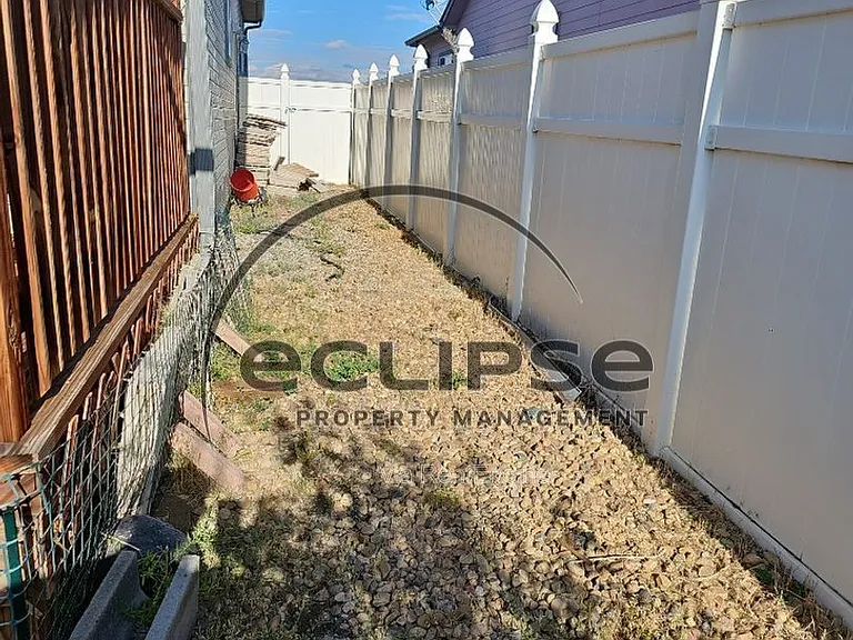 501 Foster Ave — Photo 20