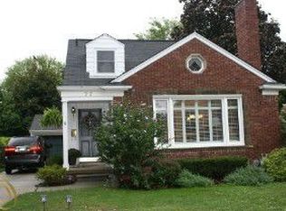 77 Vernier Rd, Grosse Pointe Shores, MI 48236