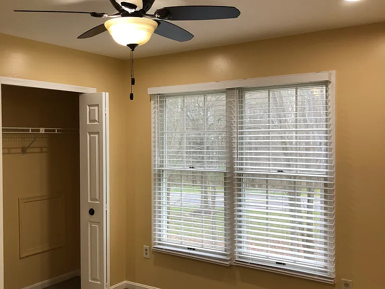 15409 Pine Tree Ct — Photo 3
