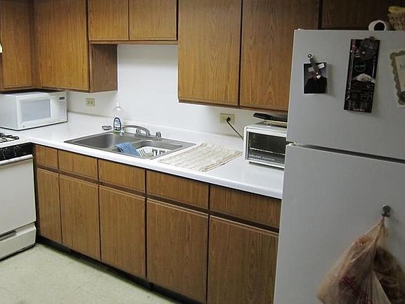 4th image of 5757 N Winthrop Ave APT Gdn