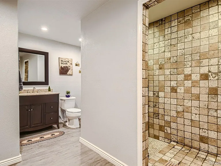 10122 Richfield Way — Photo 16