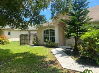 781 NW Grenada St, Port Saint Lucie, FL 34983