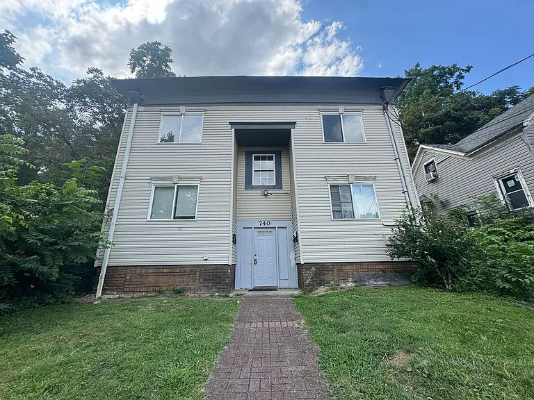 740 Fern St — Photo 1