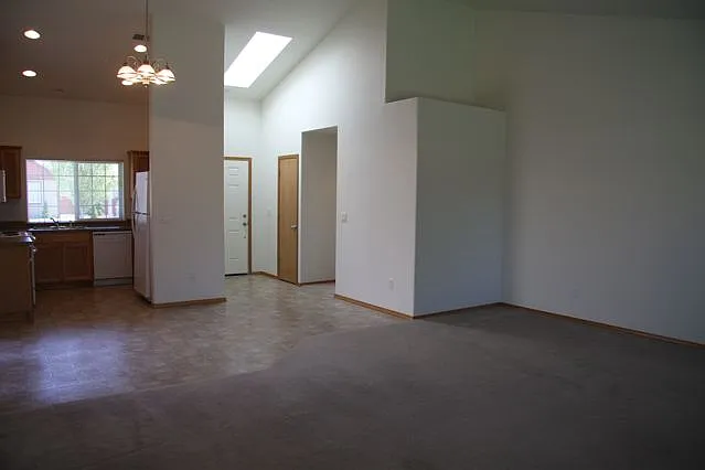 1753 NW Woodland Dr — Photo 10