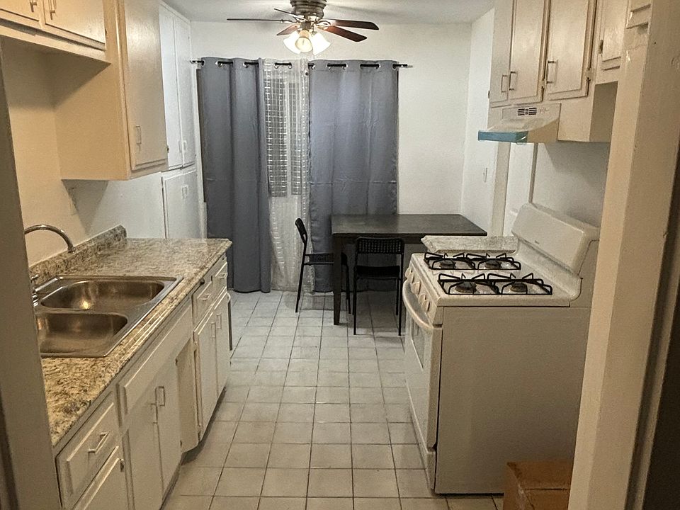 1st image of 3000 Vineland Ave