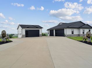 115 Deborah Anne Ln, Ely, IA 52227