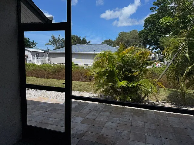 3 bed, 1250 sqft, $1,799 — Photo 4