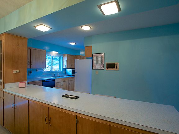 5th image of 409 Hillcrest Dr