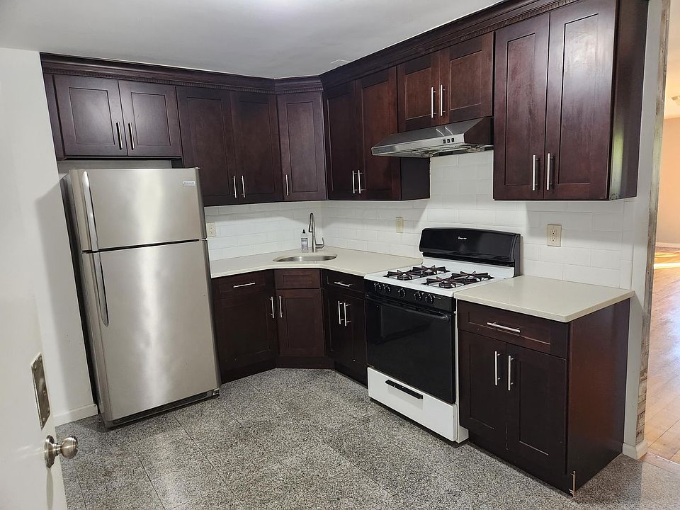 1st image of 14210 Pershing Cres #1