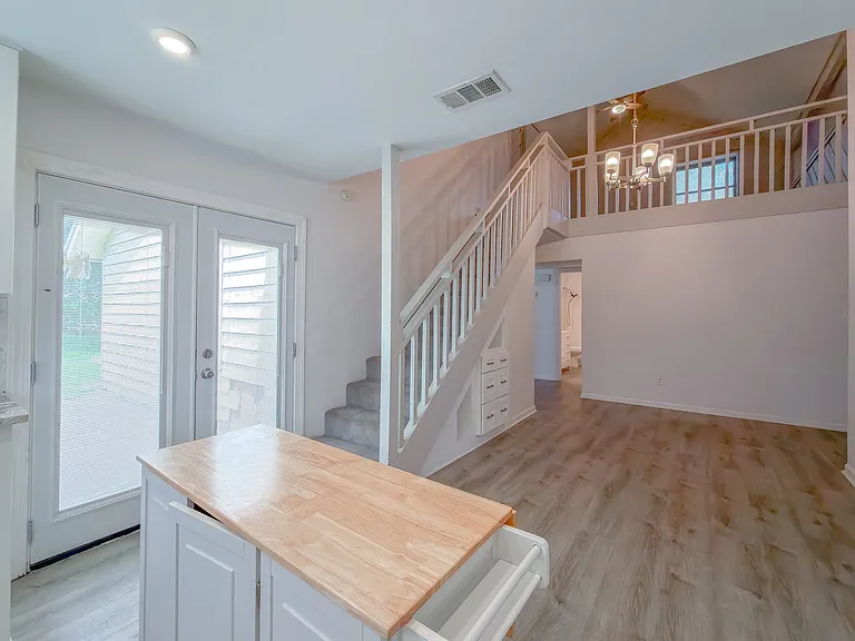 3200 Langley Cir — Photo 9