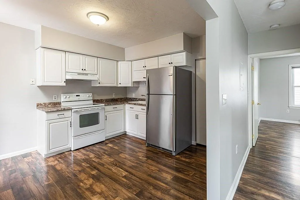 1 bed, 587 sqft, $1,600 — Photo 2