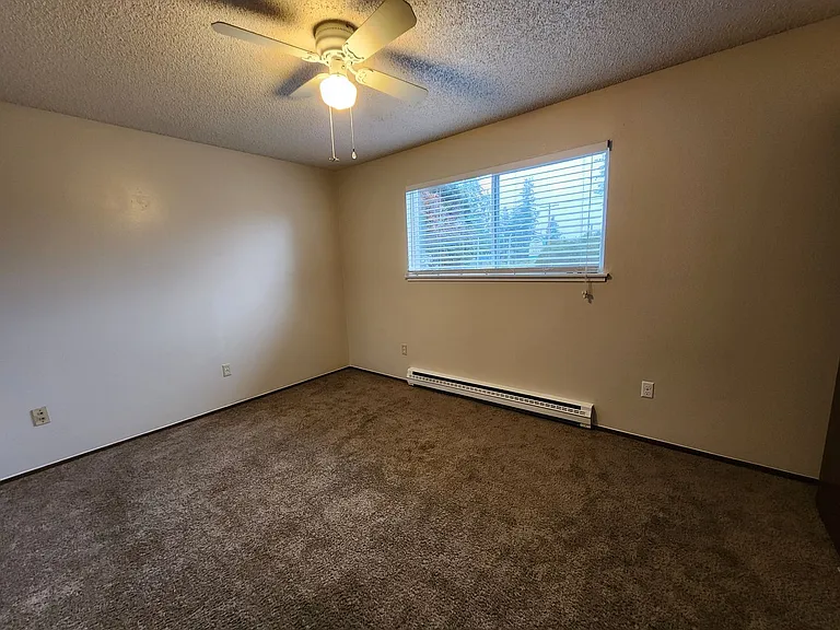 Alpha Park Apartments — Photo 20