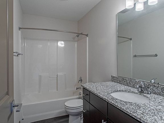 5th image of 6159 Winthrop Ave #404