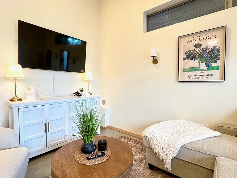 617 S Adams St #101 — Photo 32