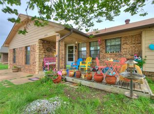 1012 Eagle Dr, Moore, OK 73160