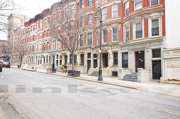 Rented by Link NY Realty | media 20