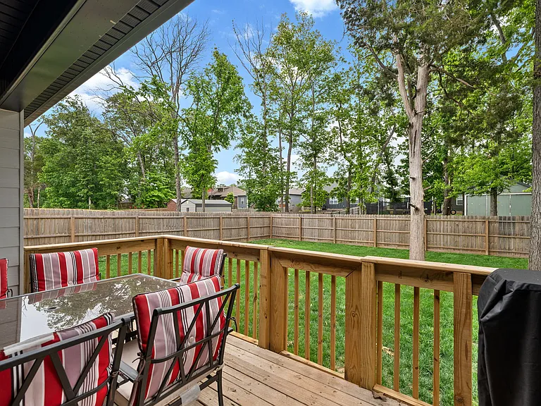 668 Pleasant Meadow Ln — Photo 7