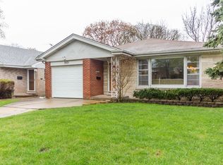3831 W Sherwin Ave, Lincolnwood, IL