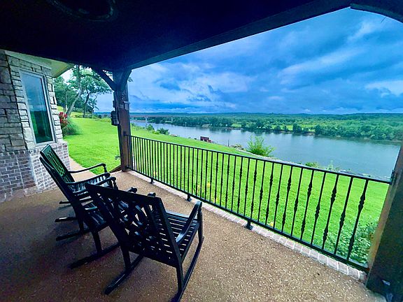 4th image of 30 Riverbend Cv
