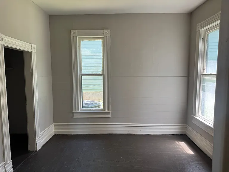 2715 Patee St — Photo 7