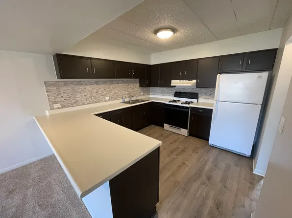 Lakeview Terrace Apartments, 103 N Milwaukee Ave APT B22, Lake Villa, IL 60046