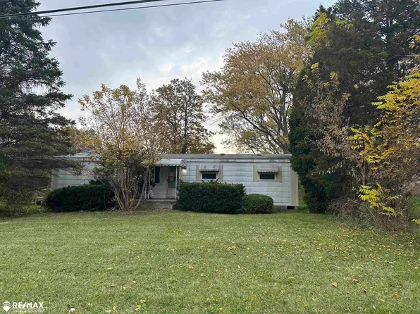 2421 S Dye Rd, Flint, MI 48532