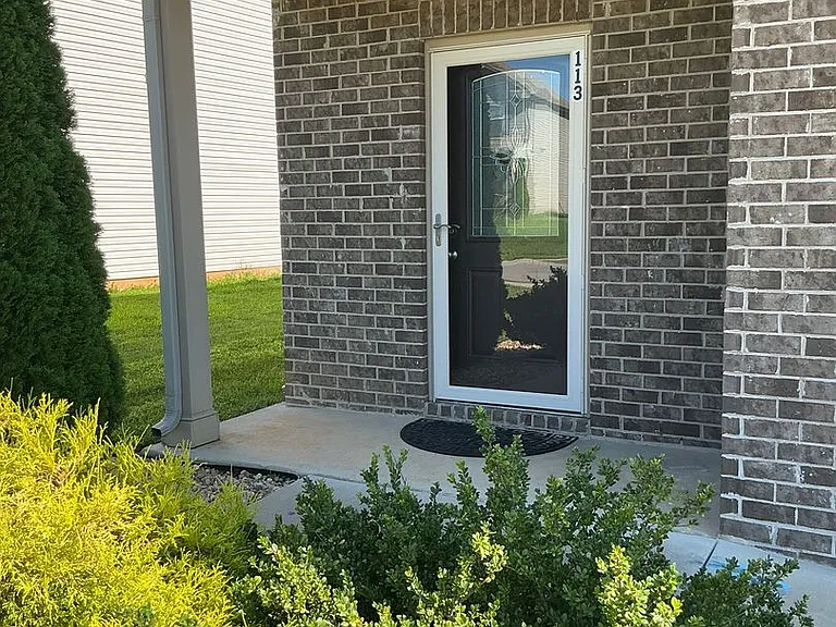 113 Darby Dr — Photo 2