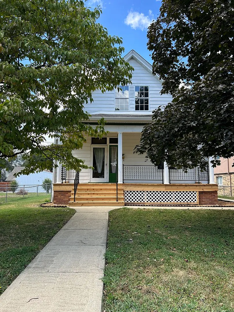 613 West Clay Street — Photo 1