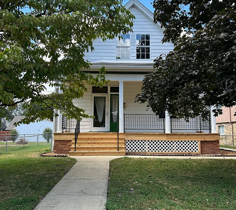 613 W Clay St