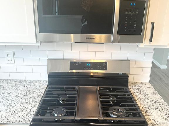 5th image of 2991 Phoenix Ave