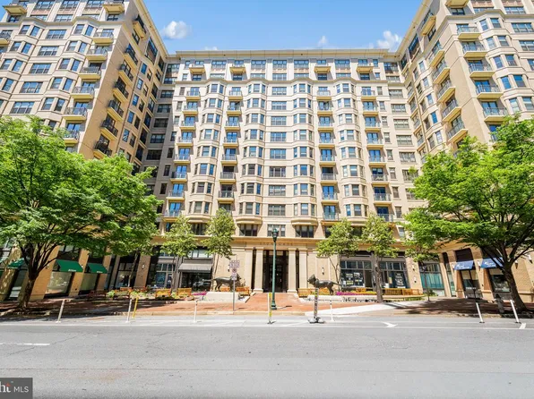 7710 Woodmont Ave APT 204, Bethesda, MD 20814