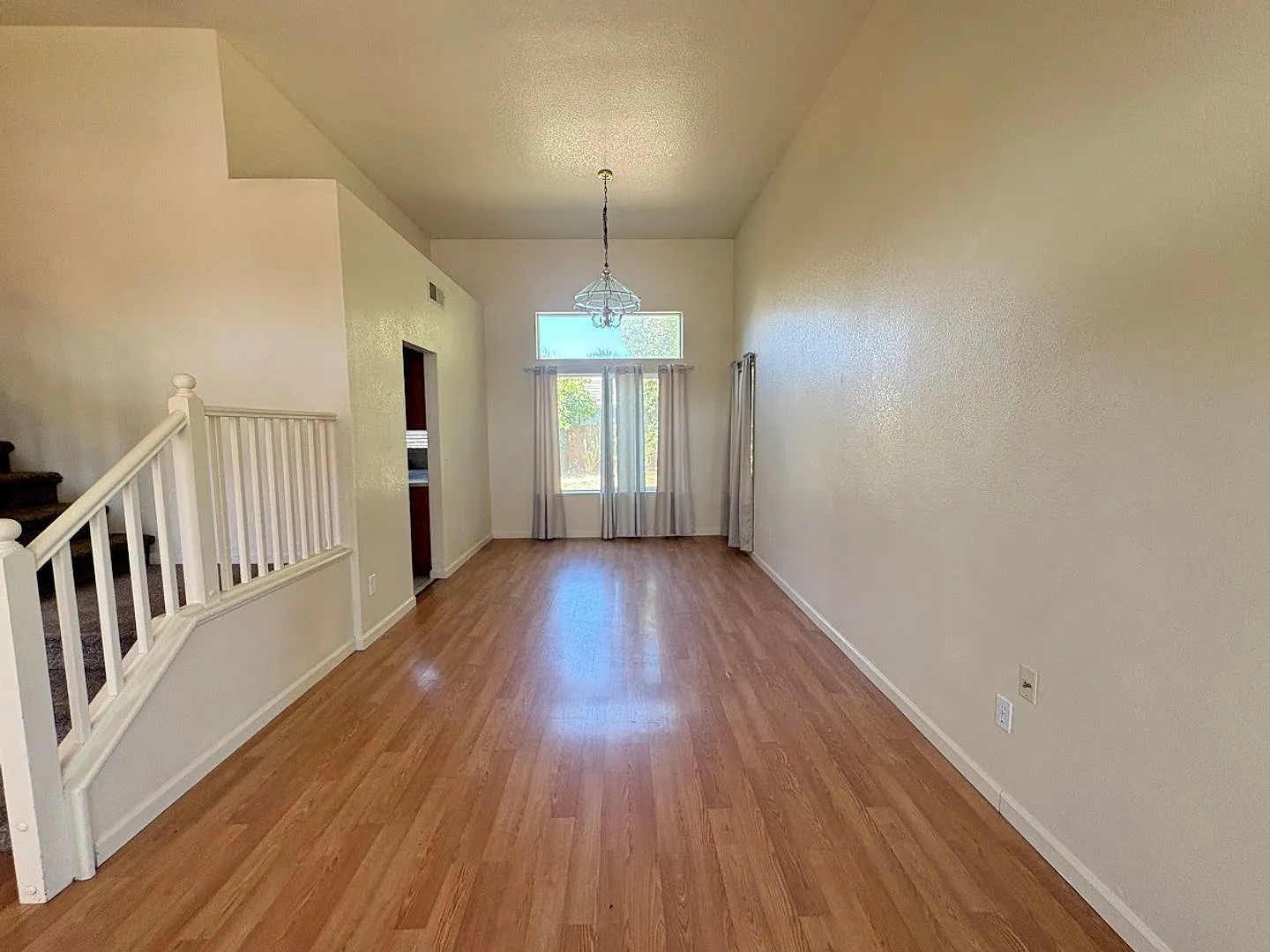 Spacious Four Bedroom Home in Western Ranch — Photo 3