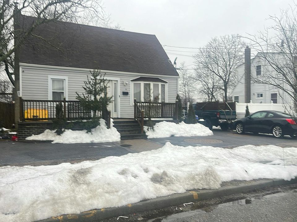 1st image of 130 2nd Ave