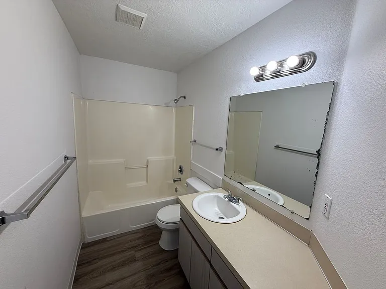 553 S Workland Ln #102 — Photo 5