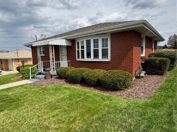 535 Athena Dr, Delmont, PA 15626