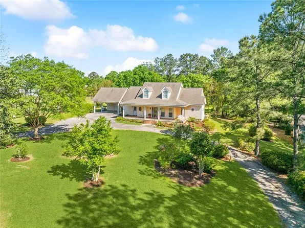 2 Green Hills Dr, Covington, LA 70435