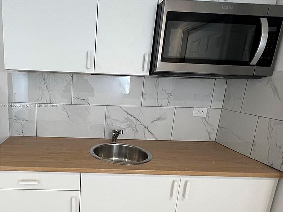 5th image of 5035 SW 29th St #5035