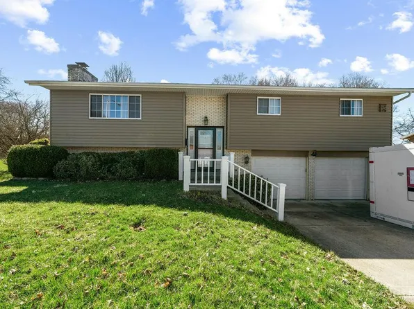 812 Victoria Dr, Franklin, OH 45005
