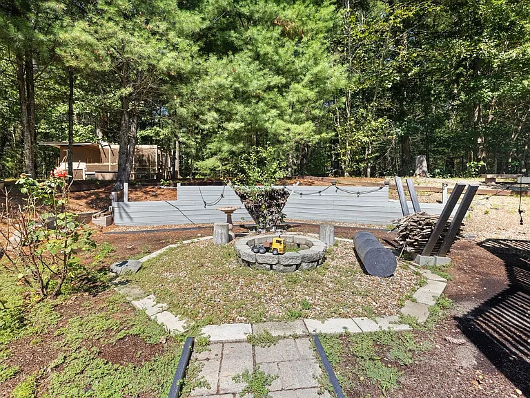 57 Harvest Wood Dr — Photo 30