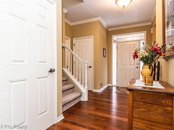 5th image of 24765 Valleywood Dr