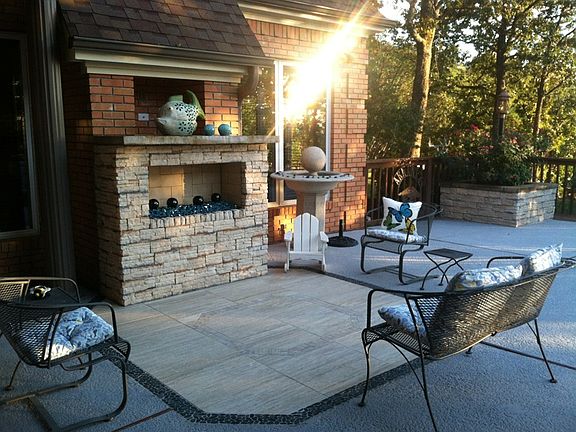3rd image of 1009 Azure Hills Cir