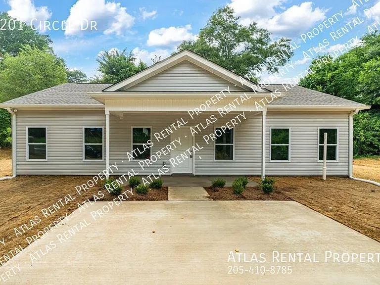 3201 Circle Dr — Photo 1