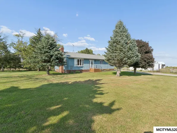 10153 Grouse Ave, Clear Lake, IA 50428