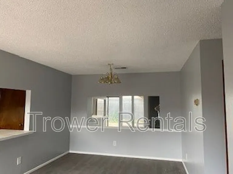 1306 S Washington Ave — Photo 6
